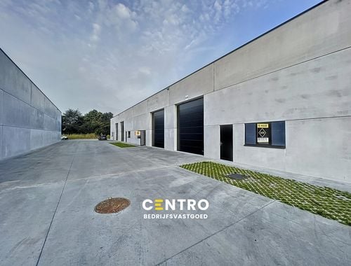                             Entrepôt sans bureau à louer à Waregem

