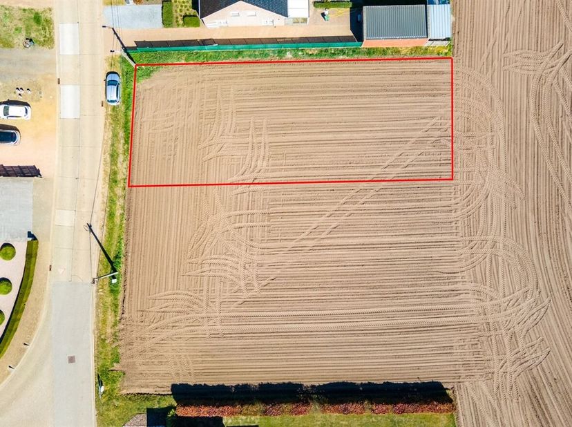 Terrain à bâtir pour OB de 6a 18ca près du centre ville de Lille<br />
Situation : Le terrain est calme et rural tout en étant situé à proximité du ce