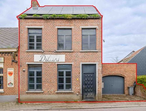                                         Maison à vendre à Noorderwijk, € 100.000
