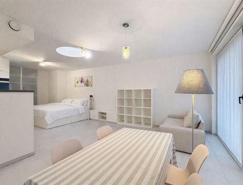                                         Studio te huur in Brussel, € 950
