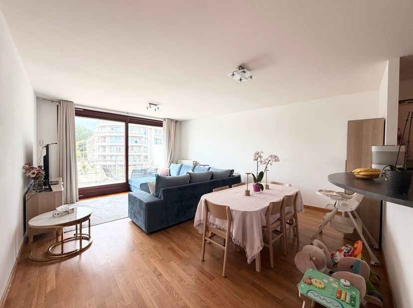 WOLUWE-SAINT-LAMBERT, idéalement situé à proximité du Shopping de Woluwe et de l'OTAN, dans un quartier agréable, lumineux APPARTEMENT (2Ch/1Sdb/1Sdd)