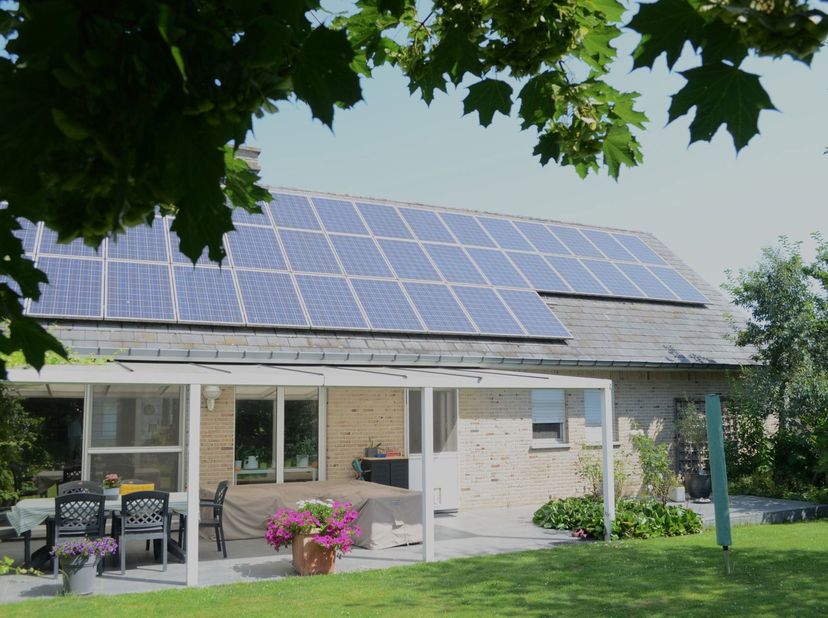 Rustig gelegen klaasieke villa met tuin op het zuiden.<br />
Klassieke villa op 10 are 67 ca, met tuin en terras op zuiden en uitkijkend over de velde