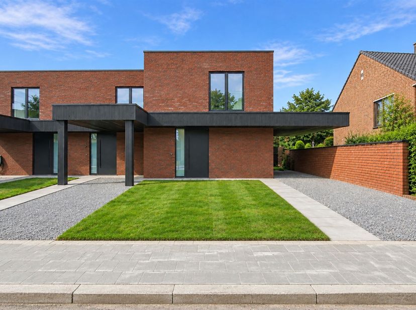 Huis te koop in Heerbaan 77,
                    8530 Harelbeke