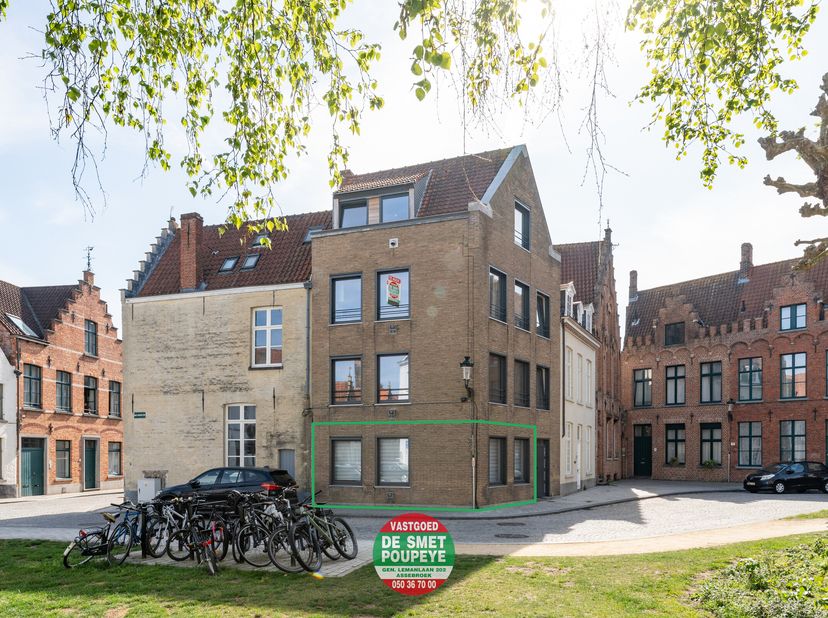 Appartementen beschikbaar in deze Residentie: Deze instapklare gelijkvloerse appartement is uitstekend gelegen aan het Sint-Annaplein, één van de mees