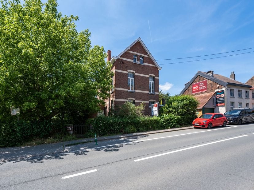 Huis te koop in ,
                    1310 La Hulpe