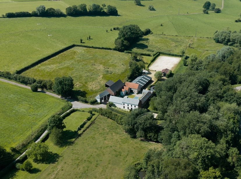 Propriété équestre de rêve proche de Nivelles et de Bornival ayant été rénovée avec goût et modernité en 2015. <br />
Elle se situe dans un cadre cham