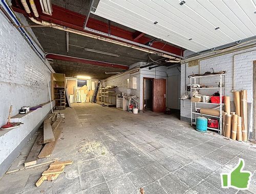                                         Magazijn zonder bureel te huur in Moeskroen, € 400
