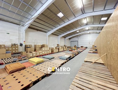                                         Entrepôt sans bureau à louer à Waregem, € 1.400
