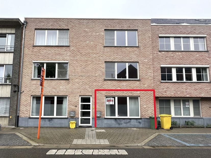 Appartement confortable et prêt à l'emploi avec 1 chambre, terrasse et garage<br />
En entrant dans l'appartement, vous pénétrez dans le hall d'entrée