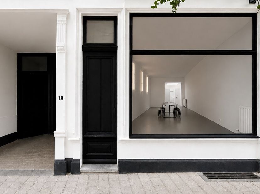 Bedrijfsvastgoed te huur in Paardenmarkt 18,
                    2000 Antwerpen