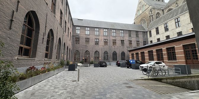 Bien professionnel à louer à Sint-Paulusplaats 19, 2000 Antwerpen