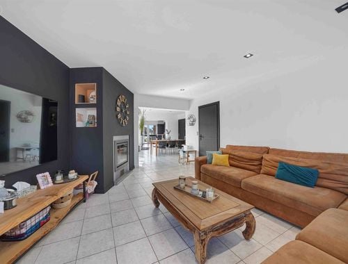                                         Maison jumelée à vendre à Le Bizet, € 185.000
