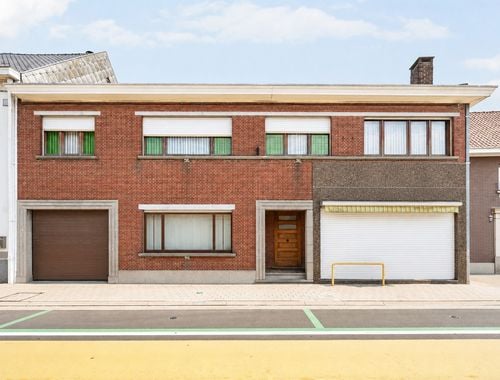                                         Handelspand met woonst te koop in Deerlijk, € 398.000
