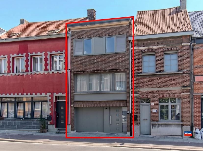 HOBOKEN | APPARTEMENT DE BEL ÉTAGE PRÊT À EMménager AVEC TROIS CHAMBRES, JARDIN ET GARAGE | SITUATION TRÈS CENTRALE | EPC B | <br />
Agencement comme