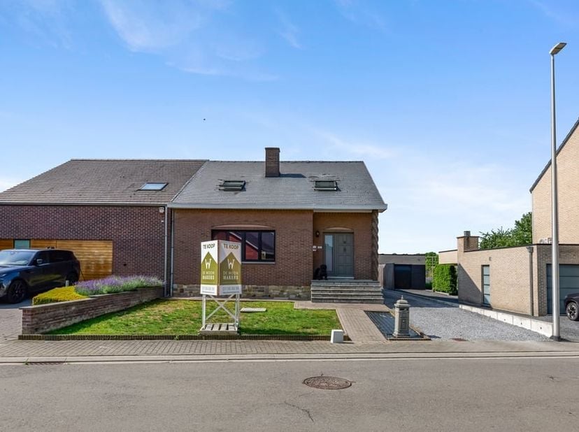 Deze verzorgde woning is gelegen aan de Lindestraat 17 in het landelijke Gingelom, een gemeente die gekend staat om haar rustige woonomgeving, uitgest
