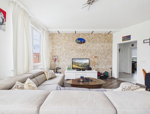                                         Appartement à louer à Evere, € 995
