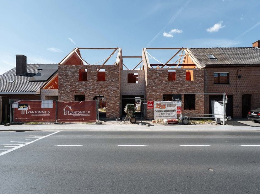 Reeds 75% verkocht. <br />
<br />
Centraal in Moorslede, nabij Roeselare bouwen we vier energiezuinige nieuwbouwwoningen. De woningen op deze toplocat