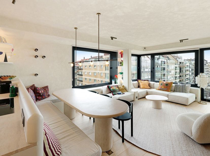 Instapklaar, luxueus hoek-appartement met adembenemend zeezicht gelegen op het Rubensplein.<br />
Het appartement werd recent gerenoveerd met kwalitei