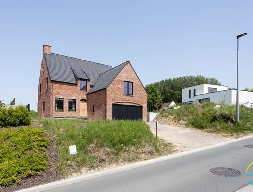                                         Woning te koop in Michelbeke, € 725.000
