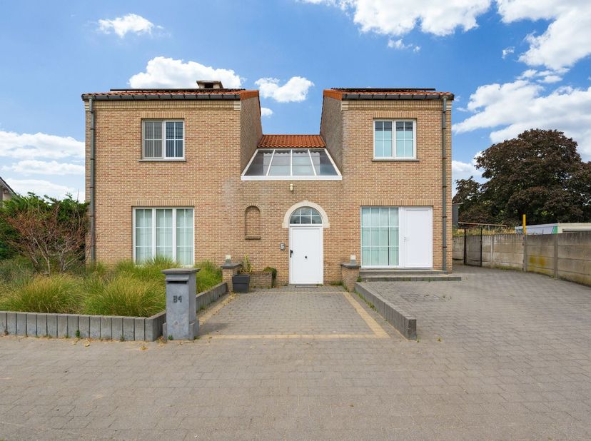 Maison ouverte avec 4 chambres et un grand jardin<br />
Espace et confort de vie<br />
Cette maison ouverte située au 84 Linterseweg à Budingen allie