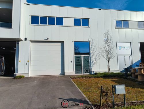                                         Bâtiment d’entreprise à louer à Bilzen, € 1.250
