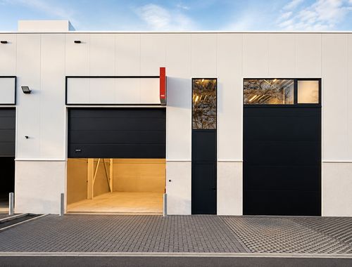                             Bedrijfsgebouw te huur in Genk
