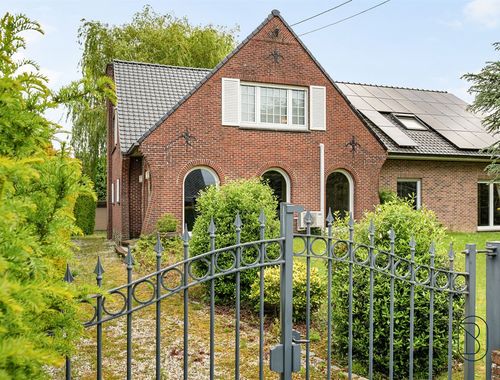                                         Villa te koop in Herseaux, € 570.000
