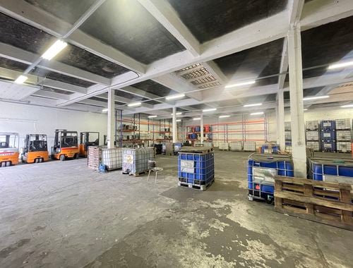                                         Opslagplaats te huur in Merksem, € 3.250
