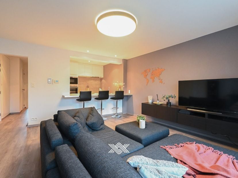 Dit instapklare appartement met een bewoonbare oppervlakte van circa 74 m² is gelegen op de tweede verdieping van residentie Matthi, midden in het bru