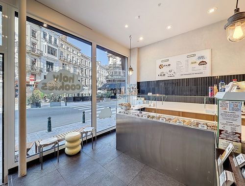                                         Commerce à louer à Bruxelles, € 2.000
