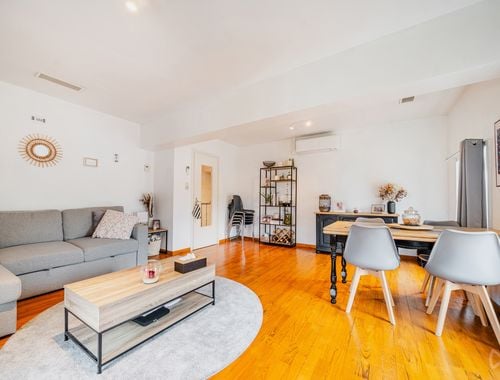                                         Appartementsgebouw te koop in Péruwelz, € 210.000

