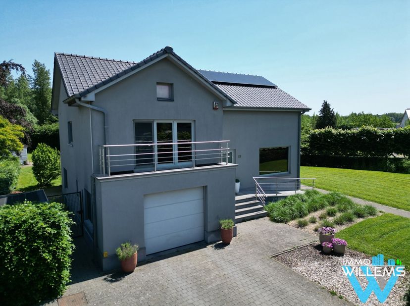 Unieke, instapklare woning op toplocatie in Nederokkerzeel !<br />
Bent u op zoek naar een rustig gelegen, energiezuinige en volledig vernieuwde wonin