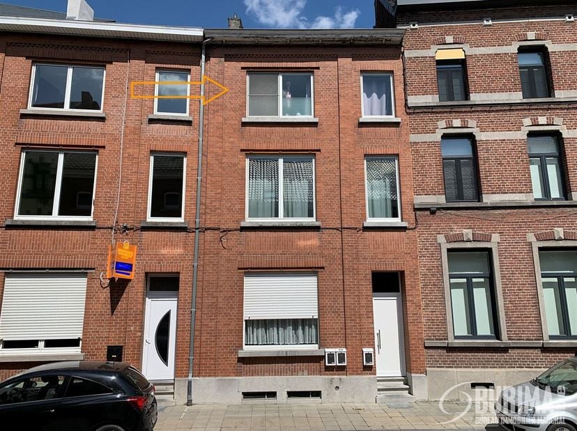 Duplexappartement in het centrum van Soignies, duplex met 2 slaapruimtes (let op: open indeling).  <br />
Dicht bij alle voorzieningen (station, openb
