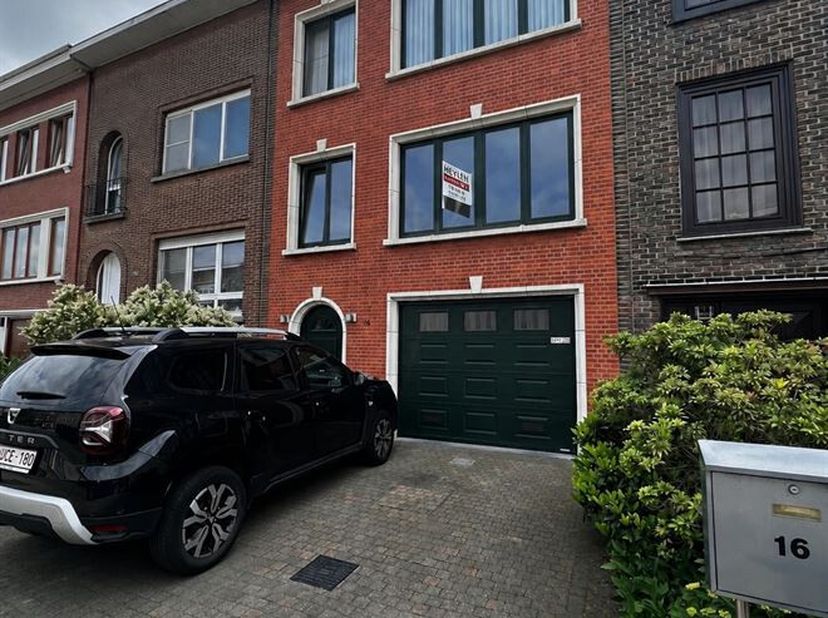 Gezellig 2-slaapkamerappartement te huur in Deurne-Noord<br />
Ligging: Dit aangename appartement is gelegen aan de Jan Samynlaan 18 te Deurne, in een