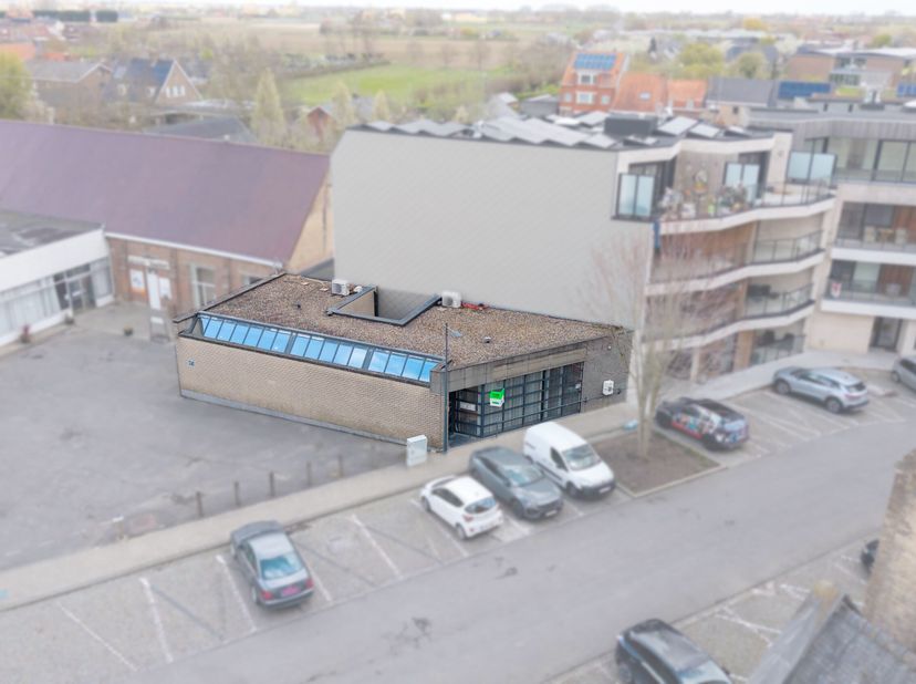 Bedrijfsvastgoed te koop in Guido Gezelleplein 11,
                    8840 Staden