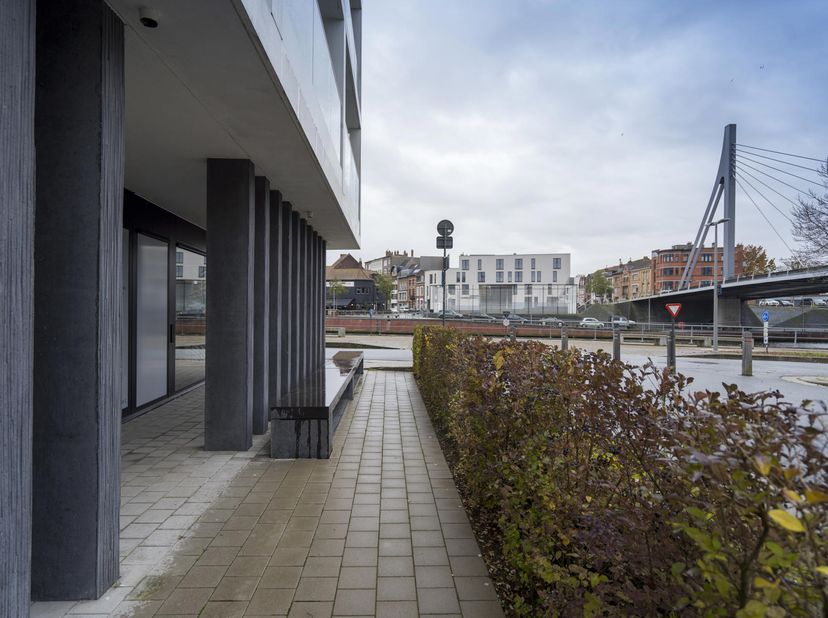 Bien professionnel à louer
                    à 8500 Kortrijk