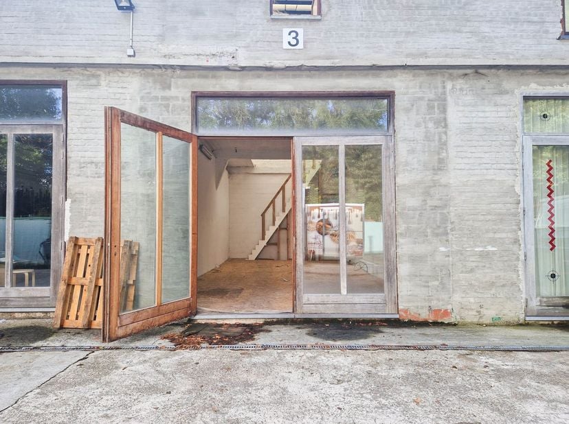 Bien professionnel à louer à Halve Maanstraat 62,
                    9040 Sint-Amandsberg
