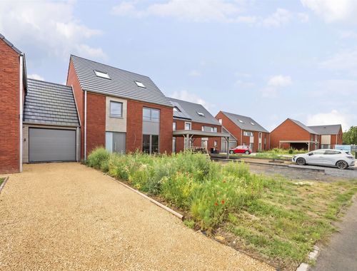                                         Woning te koop in Lens, € 303.533
