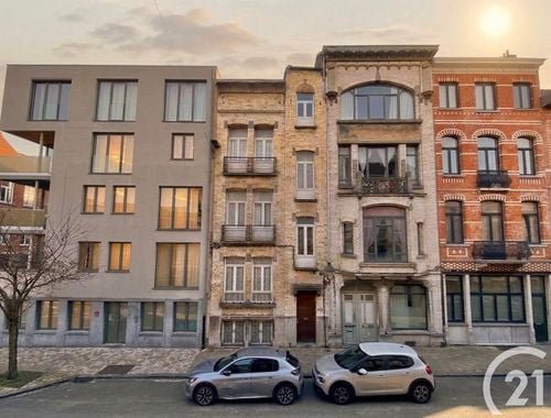                                         Immeuble d'appartements à vendre à Etterbeek, € 549.000
