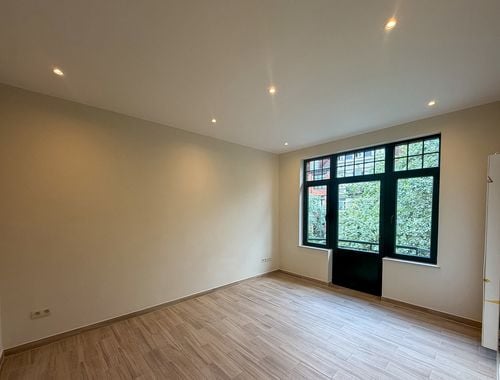                                         Duplex te huur in Vorst, € 1.400
