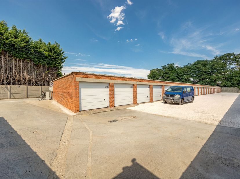 22 garages agréés offrant un rendement avéré. Si vous recherchez un investissement simple dont le rendement brut est pratiquement égal au rendement ne