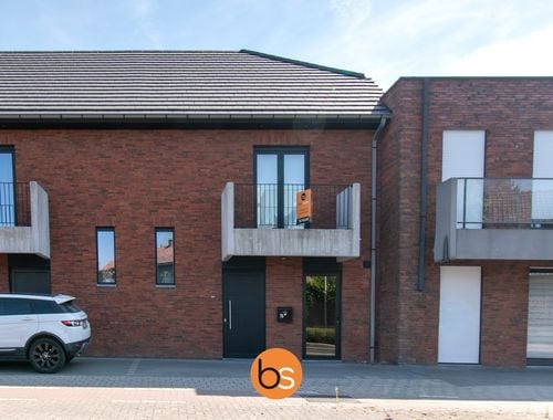                                         Maison à louer à Sint-Eloois-Winkel, € 910

