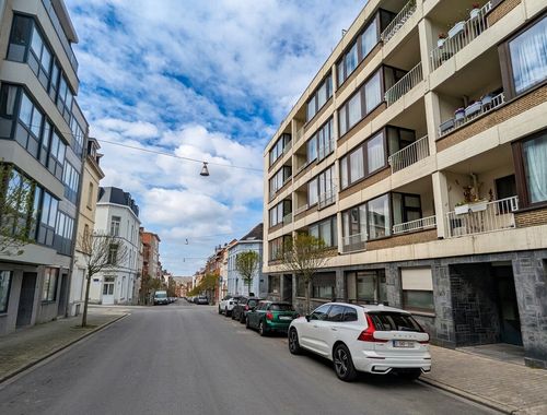                                         Appartement te koop in Ukkel, € 360.000
