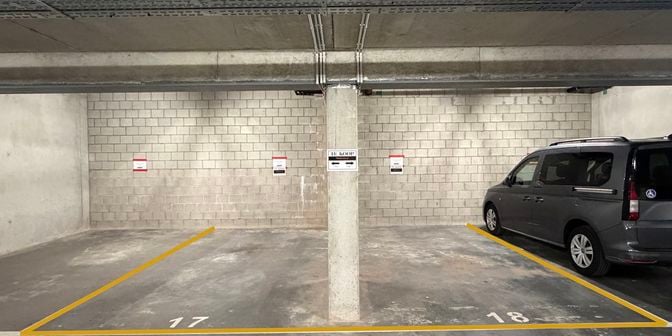 Garage te koop in Busweg 14 bus 31, 3600 Genk