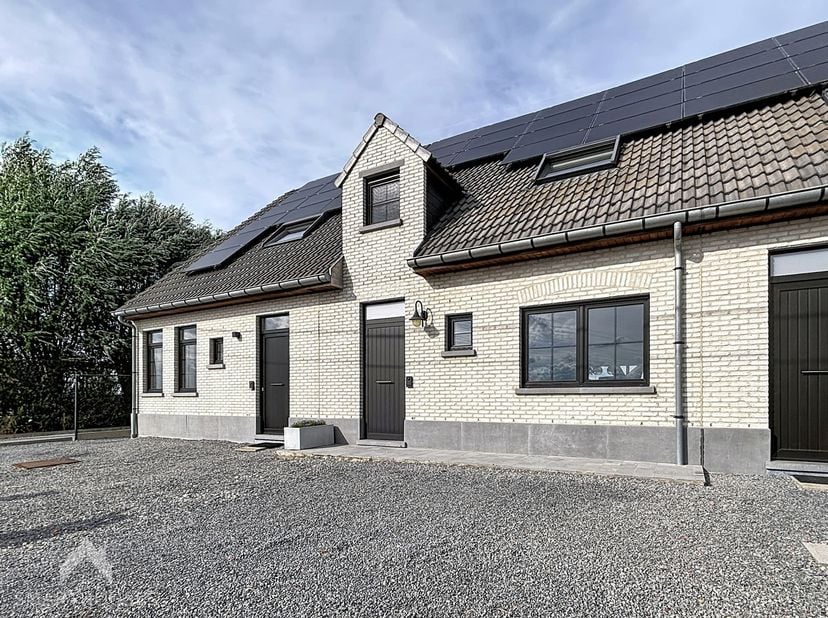 Huis te koop in Avelgemstraat 133,
                    8550 Zwevegem