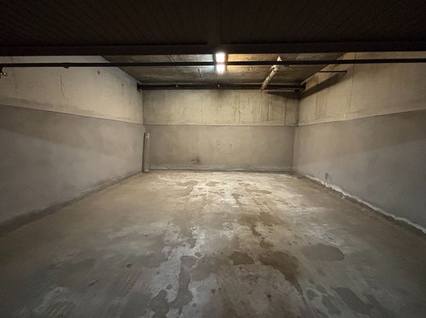 Garage à vendre
                    à 3600 Genk