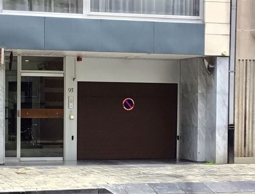                                         Staanplaats te koop in Brussel, € 21.000
