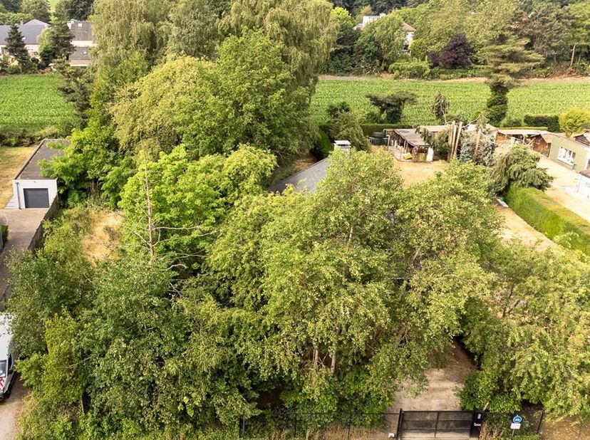 Prachtige bouwgrond voor een open bebouwing met een oppervlakte van 901 m². <br />
Deze grond biedt voldoende ruimte voor het realiseren van een prach