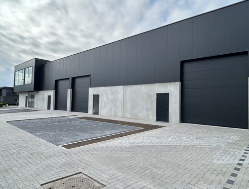                                         Bedrijfsgebouw te huur in Achel, € 995
