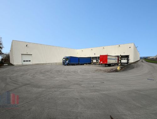                                         Bâtiment d’entreprise à louer à Dendermonde, € 10.500
